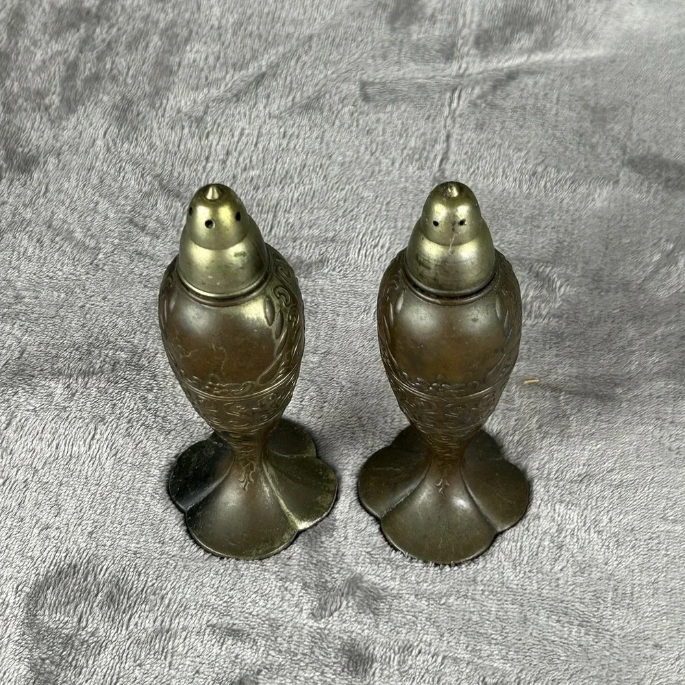 Vintage Metal Salt & Pepper Shakers Heavy Patina Made In Occupied Japan Heavy